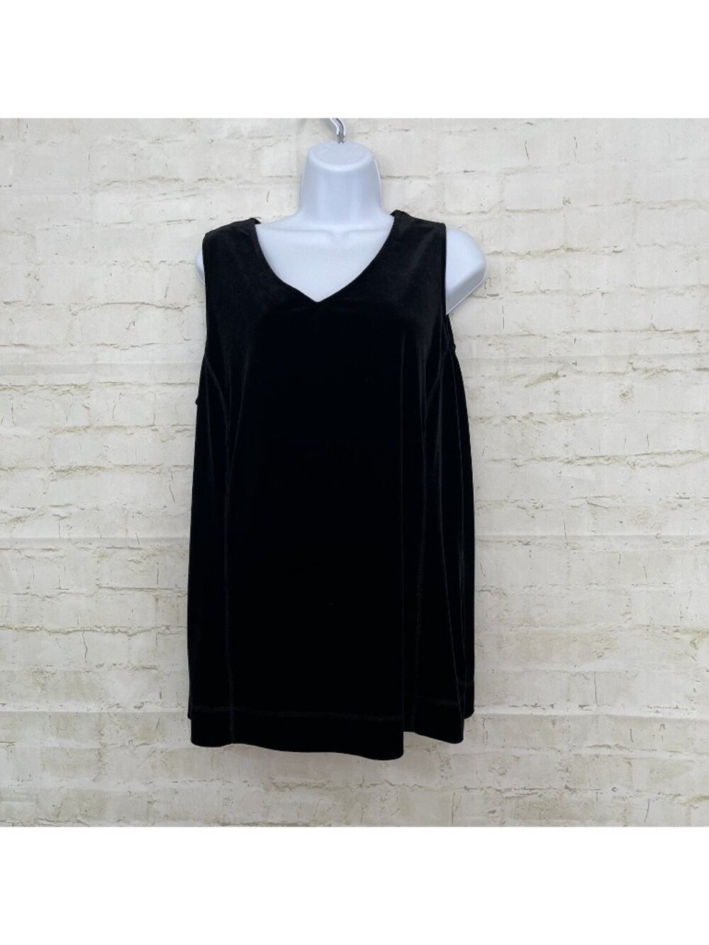 Avenue Black Velour V Neck Pullover Sleeveless Top
